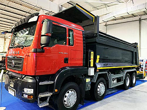 САМОСВАЛ SITRAK C7H 8X4 УНИВЕРСАЛЬНЫЙ КУЗОВ (28,5 КУБ.М.) фото